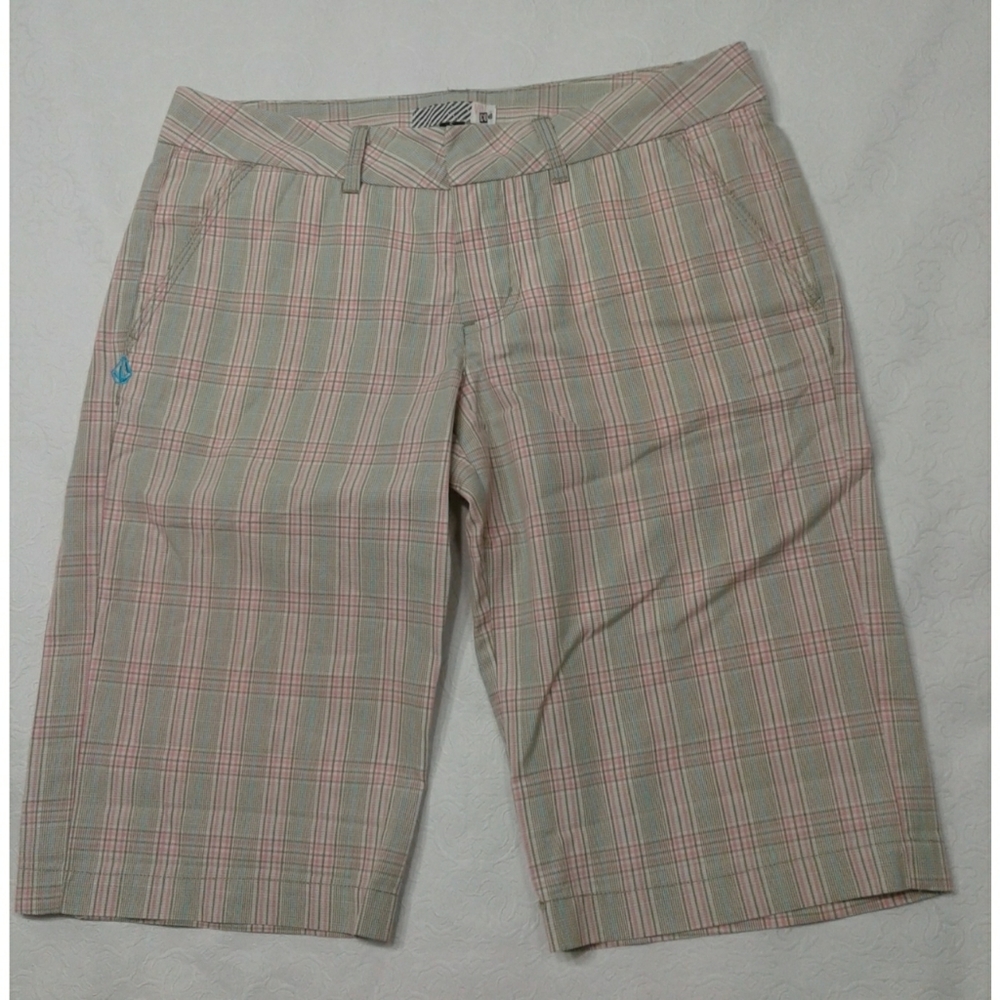 Volcom plaid Bermuda shorts pink & Gray size 5 Juniors